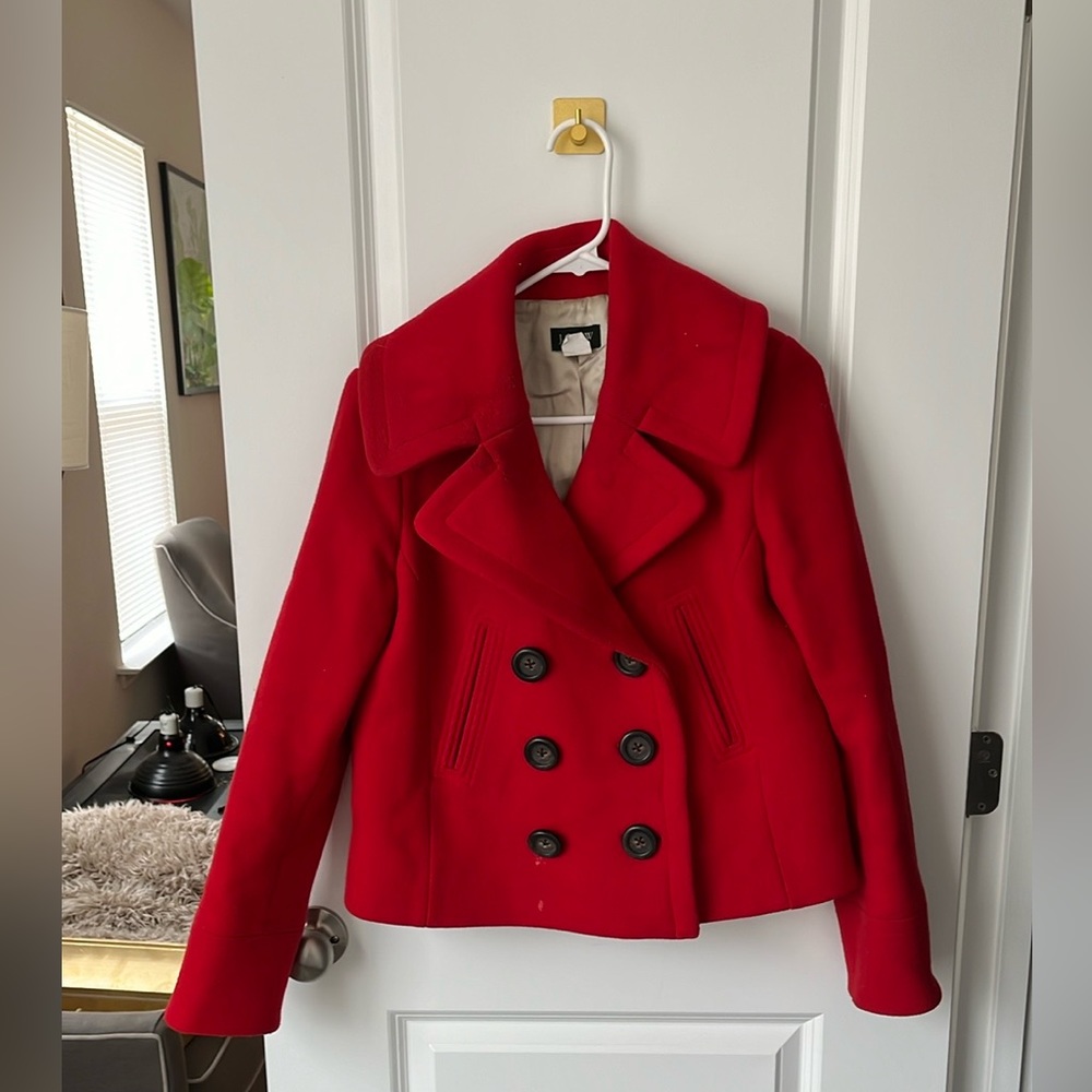 Women’s JCREW Peacoat Size 4 in great condition. Looks New